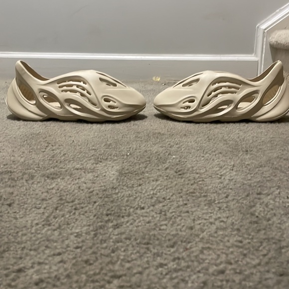 Brand new never warn white foam runners - Picture 2 of 3